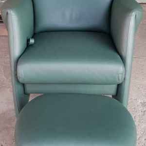 Зелен кожен фотьойл,  комплект с табуретка за крака,  внос от Белгия