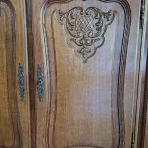 Шкаф в стил Луи 14-ти с четири врати и четири чекмеджета внос от Белгия.