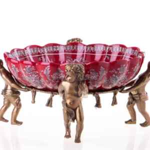 Порцеланова голяма купа с четири ангела от бронз  нова, внос от Германия.