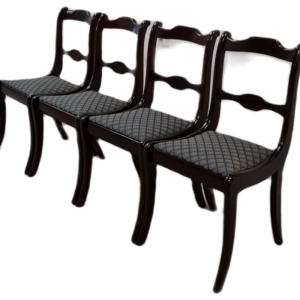 Комплект от четири броя трапезни столове дъб-дамаска внос от Белгия.