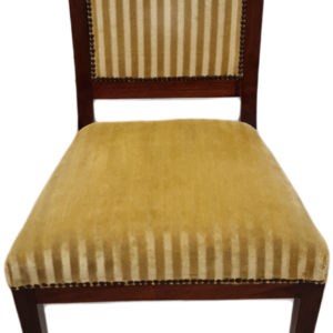 Комплект от четири броя трапезни столове от махагон с тапецерия внос от Франция.