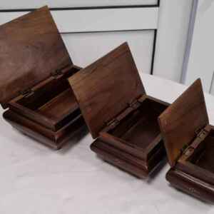 Комплект на кутии с капак за бижута в три размера от тиково дърво, ръчна изработка внос от Индонезия.