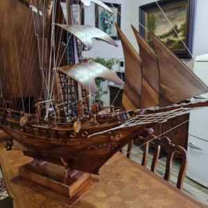 Макет на кораб с платна DEWA RUCI, ръчна изработка изцяло от тиково дърво, внос от Индонезия. ОЧАКВА СЕ ДОСТАВКА!