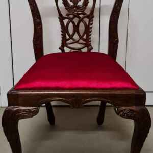 Нов трапезен стол в стил Чипъндейл от махагоново дърво с червена дамаска внос от Индонезия.